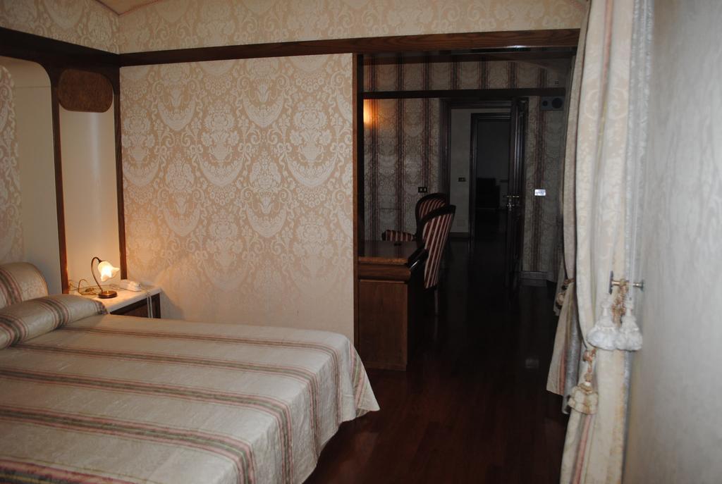 Hotel Locanda San Giacomo Agliano Terme Zimmer foto